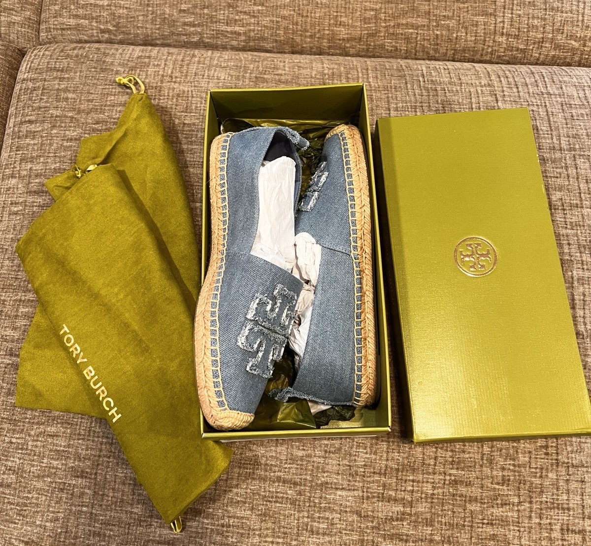100% Authentic Tory Burch Women’s Blue Denim Slip-On Flats Size 7.5