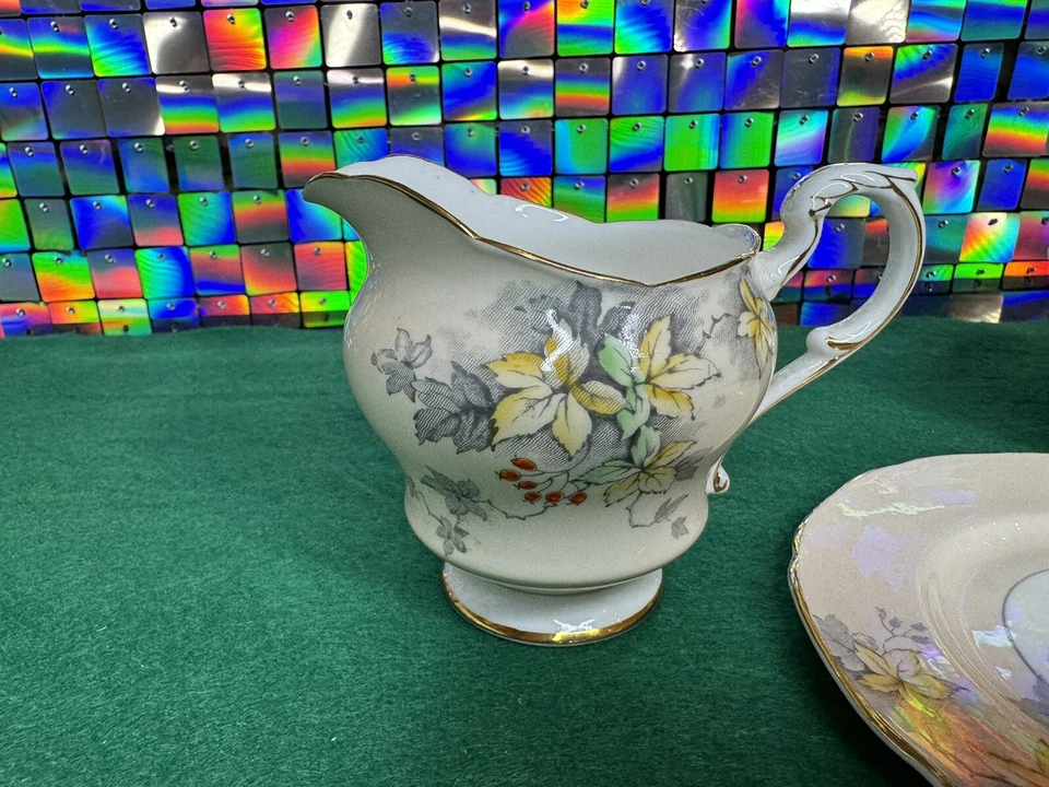 Paragon LORETTA Jug Saucers x 3 Bowl 1 English Bone China Double Warrant Vintage - Image 4 of 4