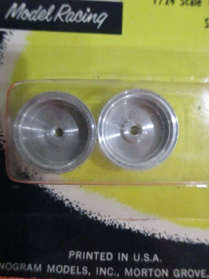 VTG 1964 1/24TH SLOT CAR MONOGRAM TIGER RACING WHEELS SR1101 3/4" DIA METAL NOS - Image 2 of 3