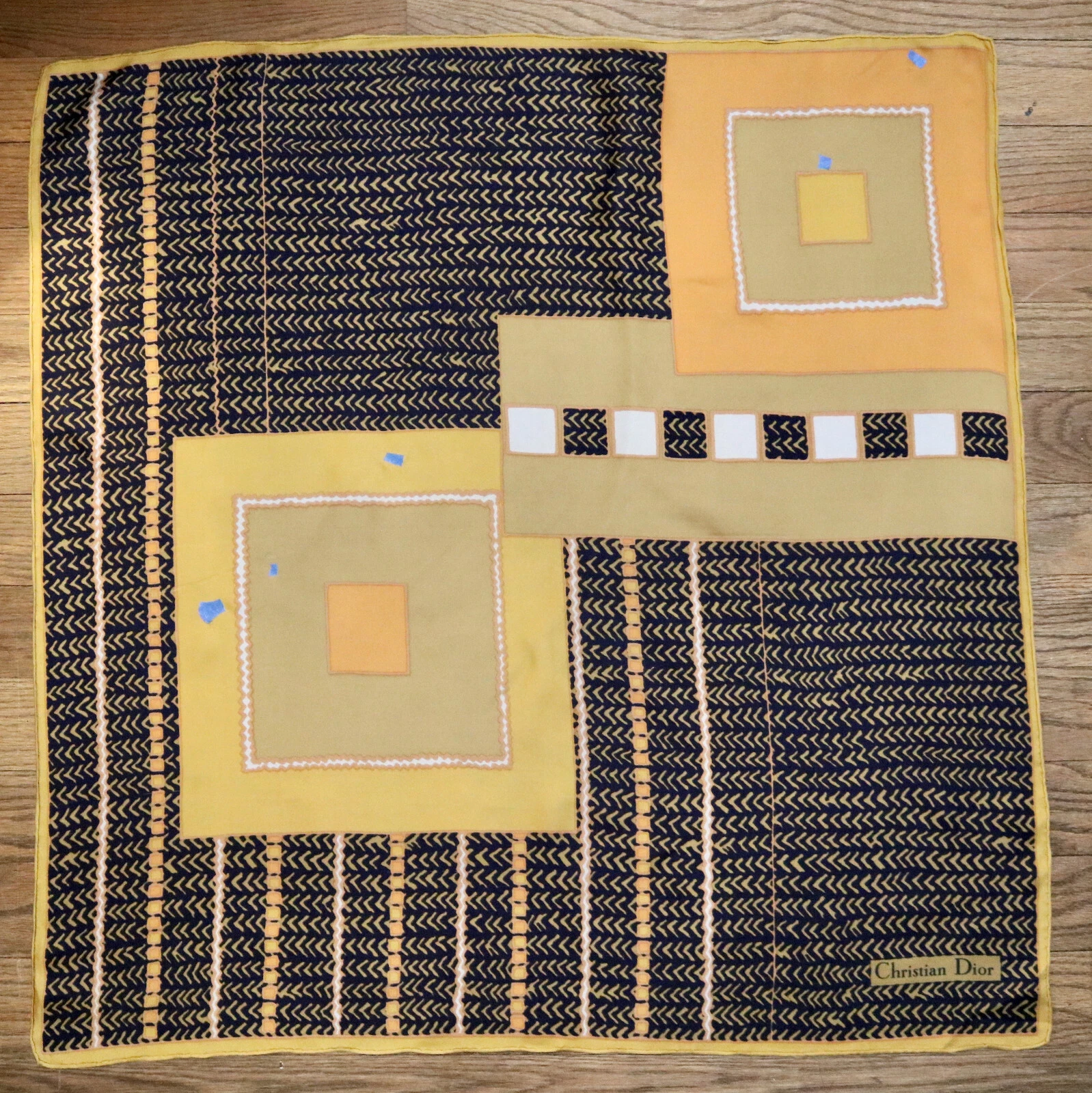 Foulard en soie imprimé graphique marron CHRISTIAN DIOR 