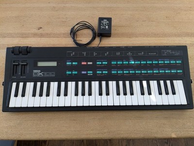 Yamaha DX100 Digital Algorithm Synthesizer Keyboard - FREE