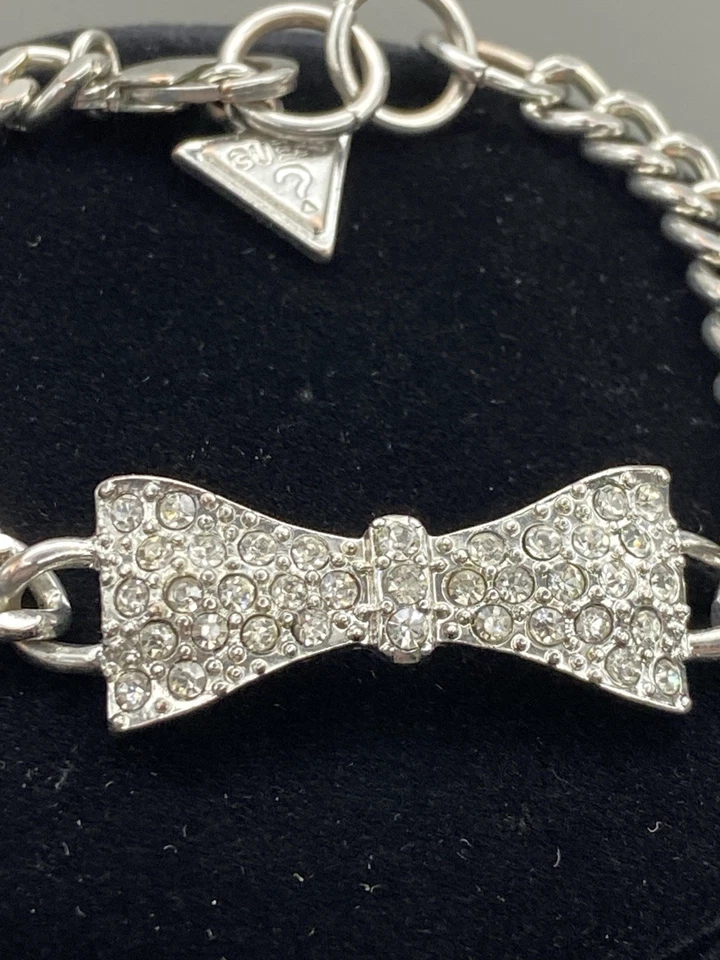 Винтажные Guess? Браслет-бант 7 дюймов со стразами серебристый тон - Изображение 4 из 4