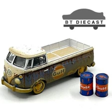 JOHNNY LIGHTNING 1965 VOLKSWAGEN TYPE 2 TRANSPORTER 1/64 w GULF BARRELS JLCP7442