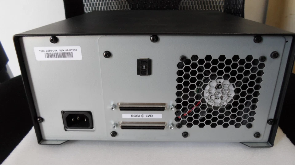 IBM 3580-L43 95P4400 Ultrium4 LTO4 SCSI External Drive 3580-S43 95P4692  - Image 2 of 4