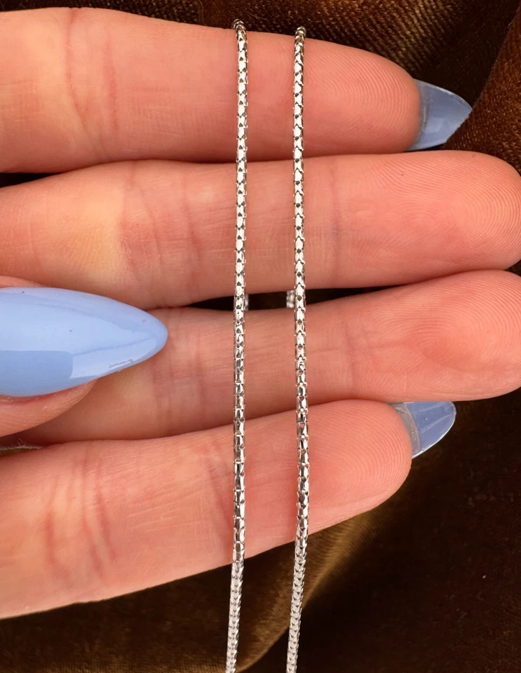 Minimalist Vintage Estate 18 Karat White Gold Fancy Box Chain 1.1mm 18 inches - Image 4 of 4