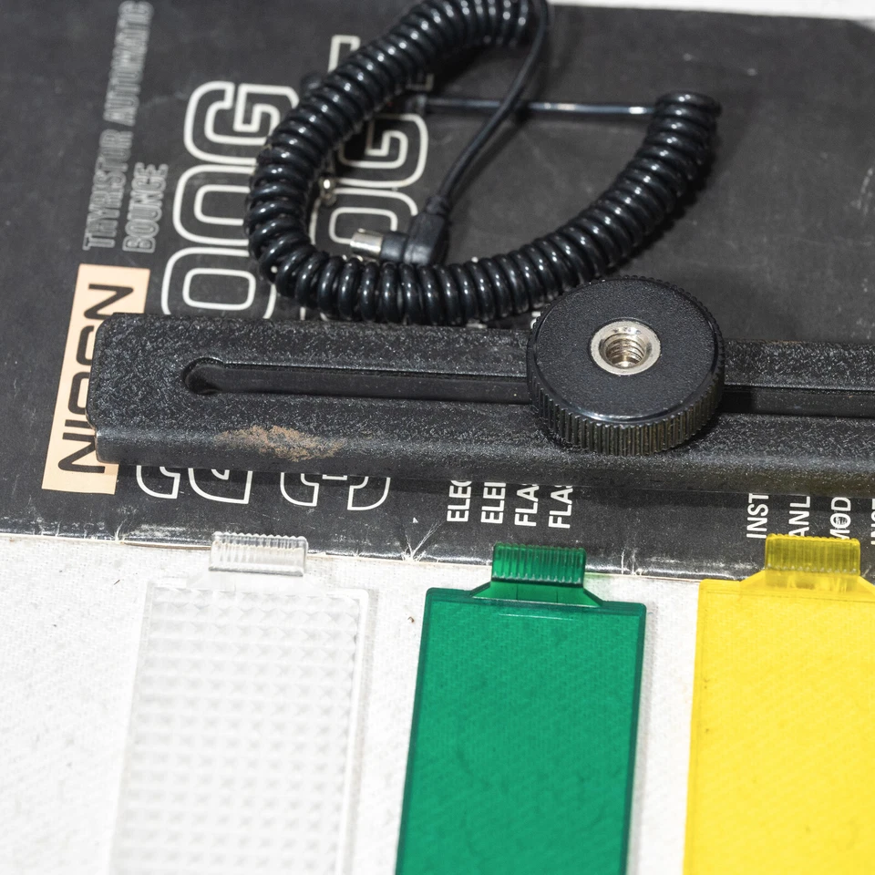 Nissin 3200GT Electronic Camera Flash Gun w/ Mount - Working & Tested! - Image 3 of 4