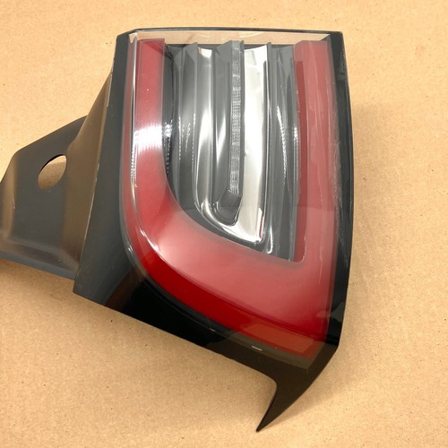 OEM 17-23 Tesla Model 3 Left Side LED Tail Light Stop Signal Lamp 1077397-97-F - Picture 2 of 7