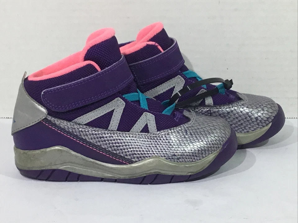 Zapatillas deportivas Air Jordan para niñas pequeñas talla 8,5 púrpura/plateado YS-1108 Foto 4 de 4