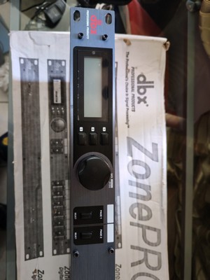 Procesador de audio DBX ZonePRO640