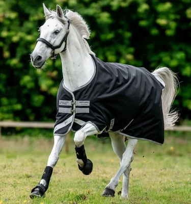 Amigo Bravo 12 Lite Turnout Sheet - Black/Titanium Grey