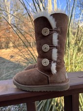 UGG Australia 1962 Bailey Button Brown Triplet Sheepskin Suede Boots Girls Sz 1