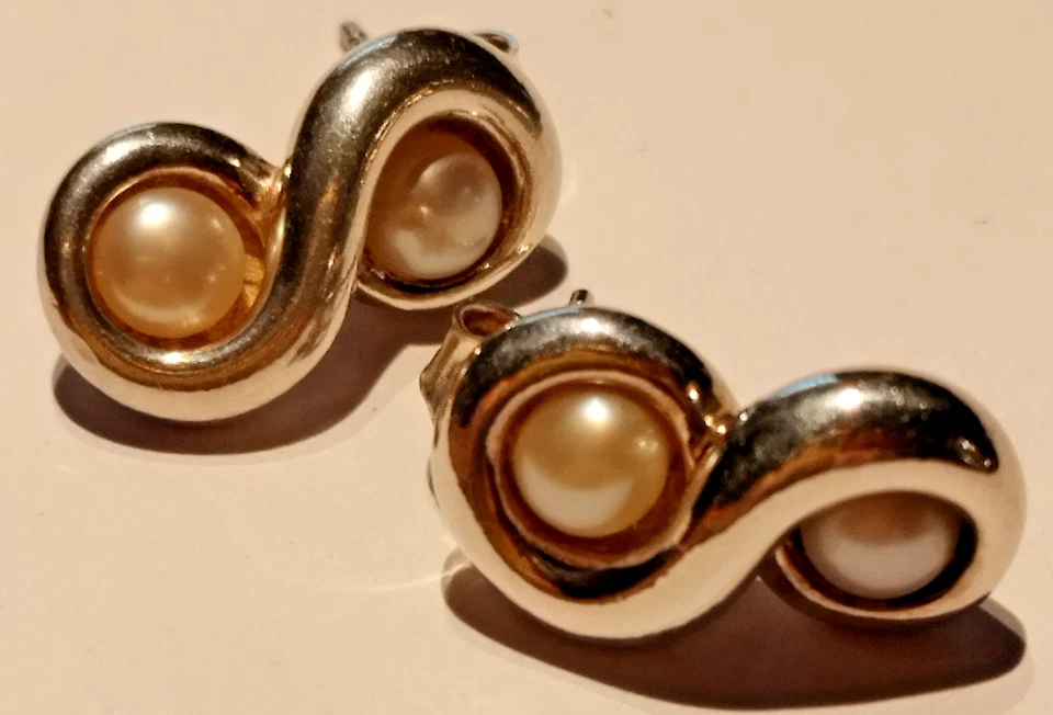 Классические серьги Infinity из чистого серебра и жемчуга Tiffany & Co сняты с производства - Изображение 2 из 4