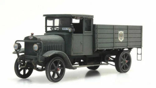 Camions militaires miniatures en résine