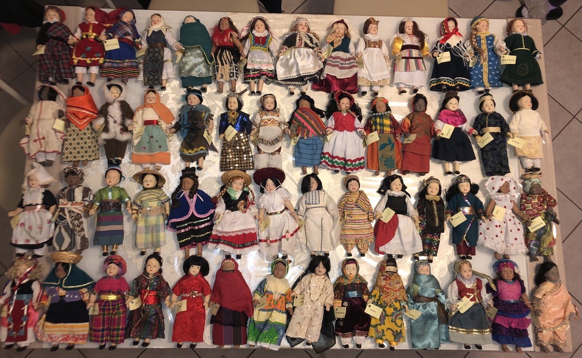 Lotto Di 10 Bambole In Ceramica Vintage Con Vestiti Di Pizzo E Ricamo - Ideali Per Collezionismo O Regalo