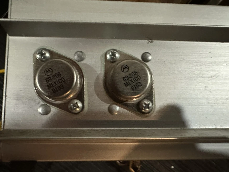 Tripp Lite PV 200 PowerVerter 200w 12v DC a 117v AC - Inversor de energía automotriz Foto 4 de 4