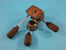 Gitzo G2271M 3-Way Pan & Tilt Head