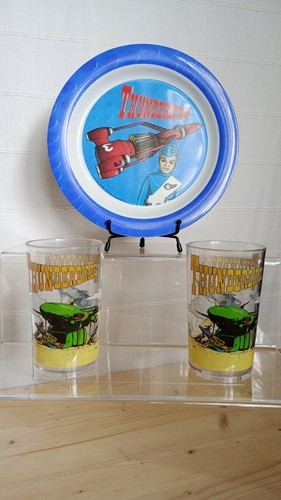 Vintage Thunderbirds Bundle Melamine plate  21.5 cm Born To Play 2 X Plastic Cup - Picture 1 of 9