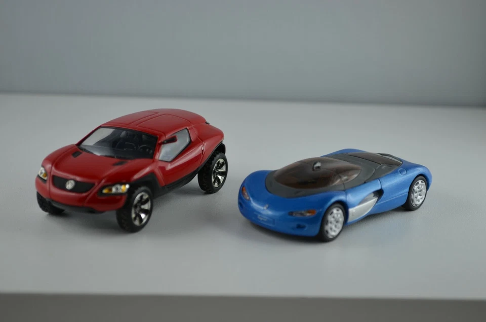 LOT DE DEUX NOREV CONCEPT CAR. 1 VOLKSWAGEN T ET 1 RENAULT LAGUNA - Photo 1/1