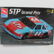 VINTAGE AMT ERTL 1:25 SCALE NASCAR " RICHARD PETTY " 44 STP GRAND PRIX 6892