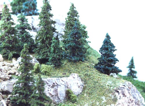 15 PINE & BLUE SPRUCE: 1" 1.5" & 2" ELK RIVER Model Trees 11mm 15mm 28mm N & HO - Picture 8 of 9