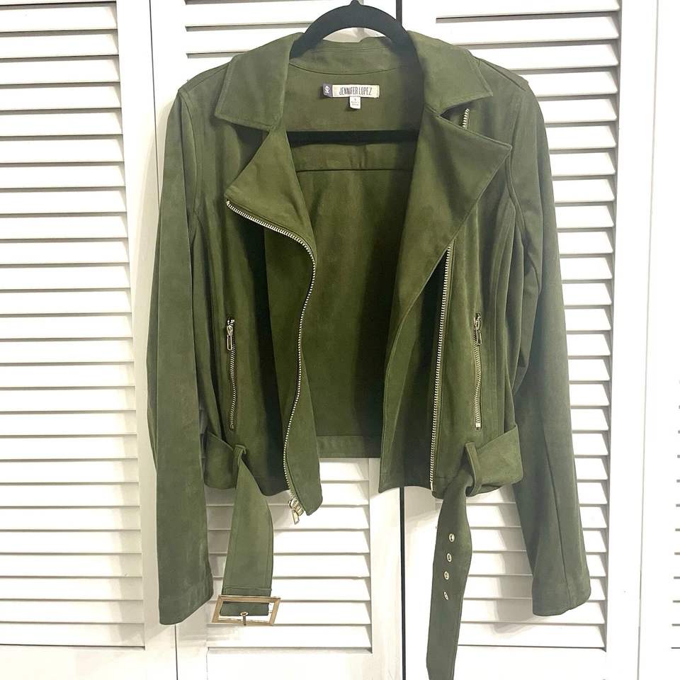 CHAQUETA MOTO JLO JENNIFER LOPEZ VERDE OLIVA IMITACIÓN GAMUZA TALLA PEQUEÑA CREMALLERAS DORADAS Foto 2 de 4