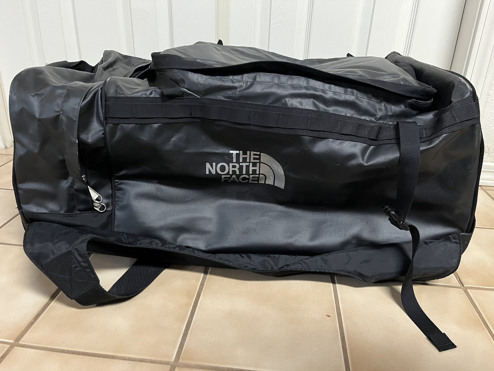 North Face Rolling Thunder Duffel Bag Extra Large 32" Heavy Duty Wheel