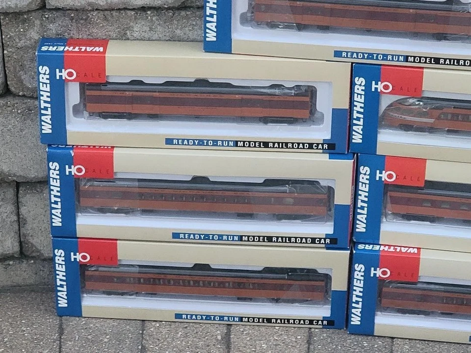 11 HO WALTERS 1955 MILWAUKEE ROAD HIAWATHA CARS W/ SUPERDOME & SKY TOP - Image 4 of 4