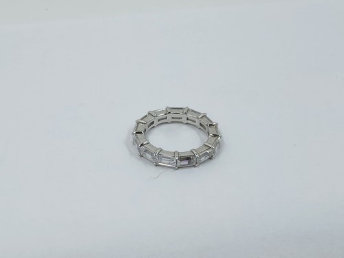 Anillo de banda eterna corte esmeralda Epiphany Diamonique 100 facetas corte esmeralda, enchapado en platino - Imagen 3 de 15
