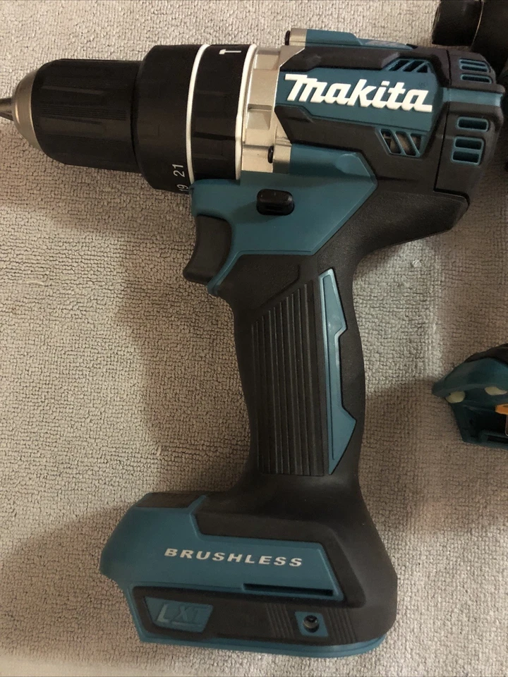 Makita Drill Set 18v Brushless  - Image 2 of 4