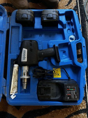 Uponor battery-operated PEX pipe expander tool