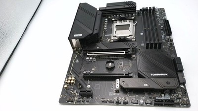 MSI MAG B650 TOMAHAWK WIFI AM5 AMD ATX Motherboard *READ DESC