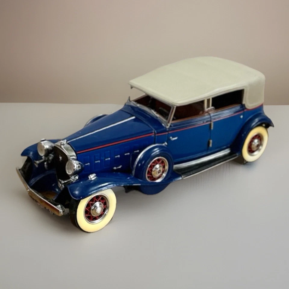 Vintage Franklin Mint 1932 Cadillac V-16 Sport Phaeton Diecast Blue 9" - Image 2 of 4