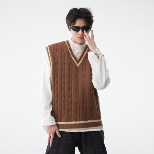 British College Style V-neck Knitted Vest - Picture 3 of 26