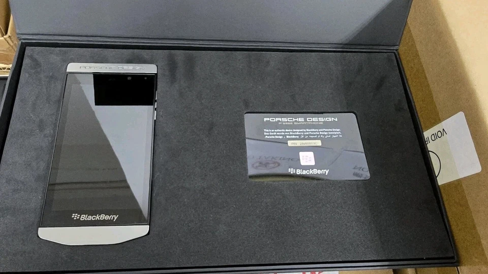 Blackberry Porsche Design P'9982 4.2" 2GB+64GB 4G LTE GPS Brand new - Image 3 of 4