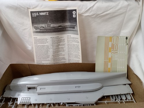 RARE Testors Italeri #893 U.S.S. Nimitz Nuclear Aircraft Carrier 1/720 Scale - 第 8/10 張圖片