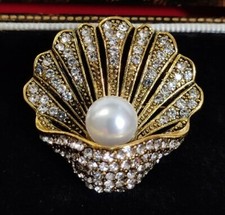 Vintage Art Deco Style Faux Pearl Oyster Clam Shell Brooch Pin Gold Tone