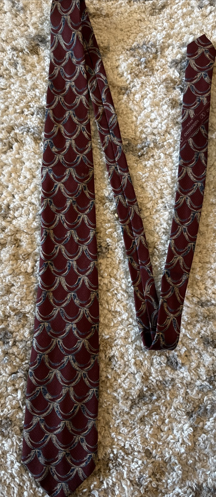 VTG Valentino Necktiere maroon Tie Vintage Silk Made in Italy Career Repp