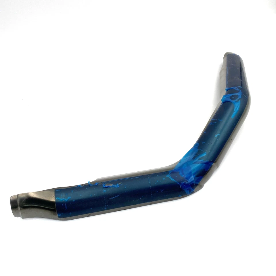 Protector térmico escape delantero CVO 17-24 Touring OEM Harley 65400668 cromo quemado Foto 2 de 4