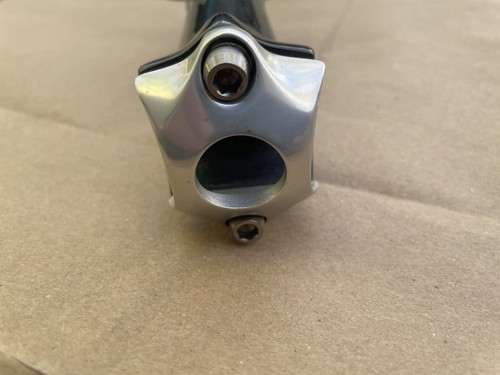Giant CF10XL Carbon Stem, Titanium Bolts, 120mm long, 31.8mm clamp, 140g - Picture 13 of 15