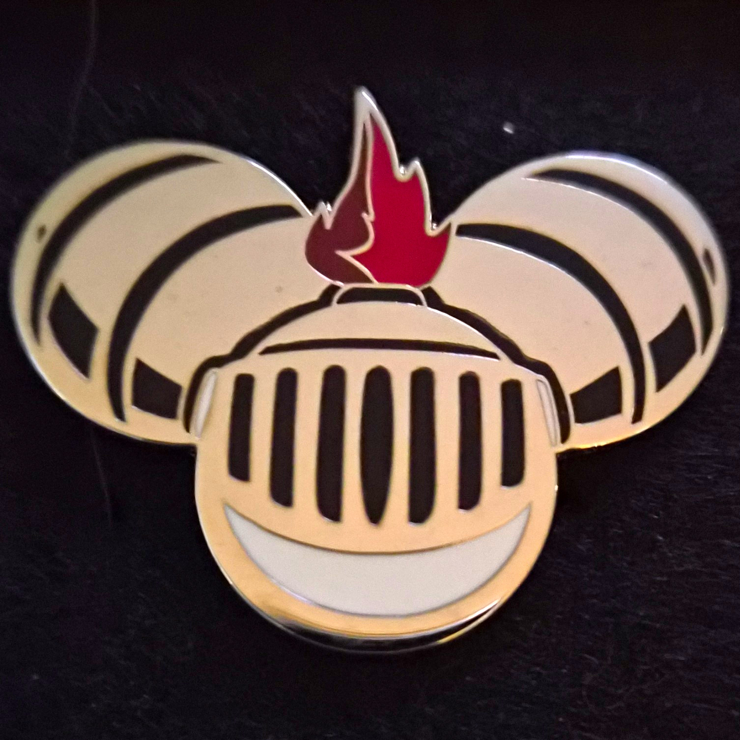 5eries_5 Blind Enamel Pin #71/200 Knight