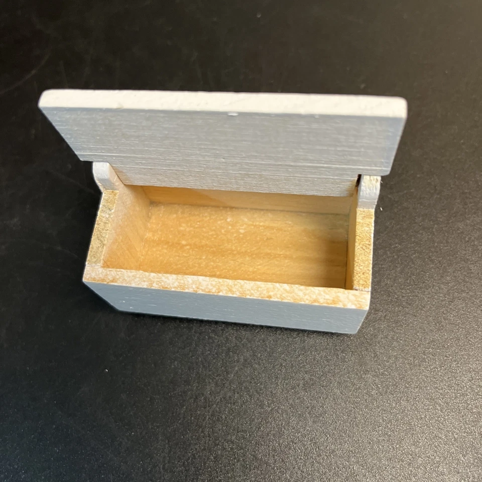 Muebles de madera para casa de muñecas cuna tocador caja de juguetes manta almohada bebé juego de guardería Foto 3 de 4