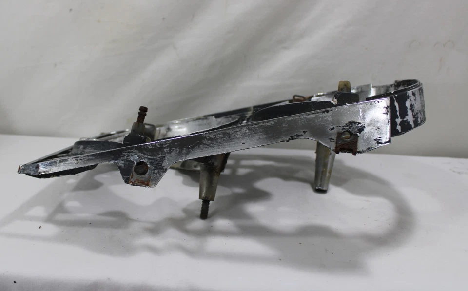 1963-64 BUICK RIVIERA DERECHO DUELO FARO/PARRILLA MOLDURA FAROS EMBELLECIMIENTO Foto 3 de 4