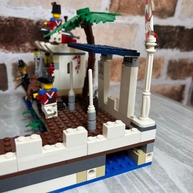 LEGO Pirates Soldiers' Fort 6242 In 2009 Used Retired Complete