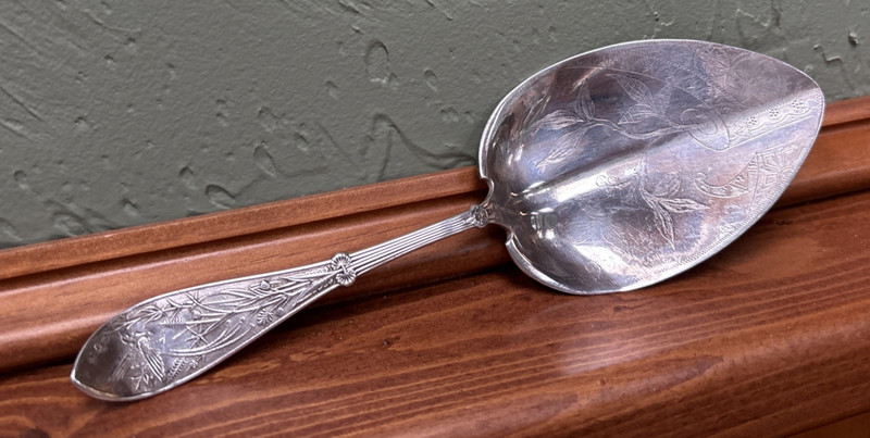 Derby Silver Co. Silver plate cake/pie server  Japanese Bird/floral