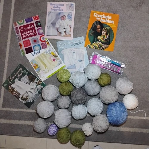 Mixed Lot Plain Yarn Balls Gray Blue Green White Purple w/ Crochet Books & Hooks image 7