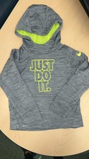 Nike Dri-FIT Boys Pullover Hoodie grey and neon green. Size 5/6 Fleece