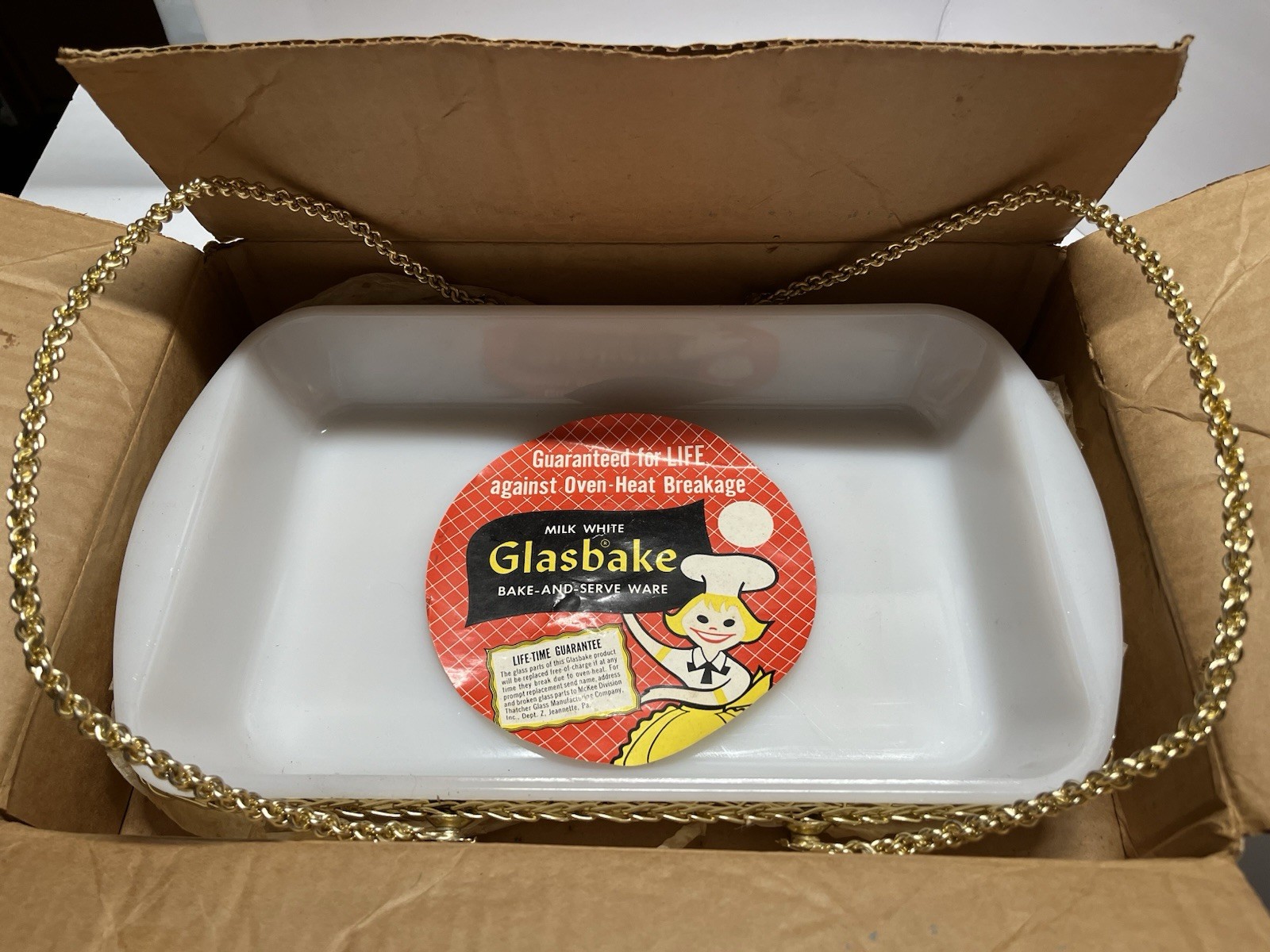 NOS NIB Glas Bake Heirloom Milk Glass 2 1/2 Qt Utility Dish w/263A Basket—NICE!