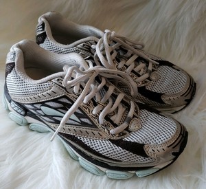 brooks glycerin 8 womens grey