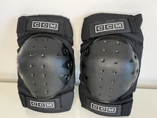 CCM Knee Pads Adult M Rollerblading Biking Skateboarding Protective Gear EUC