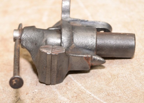 Rare tiny 1 1/2" jaw Colton Patent 1885 baby vise with bullet anvil collectible - Picture 8 of 8